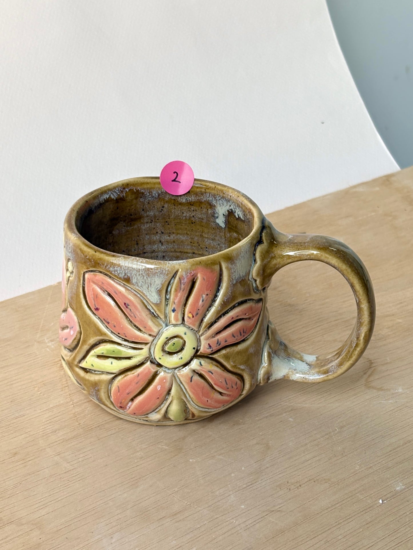 Bunga-Bunga mug in Mocha (2)