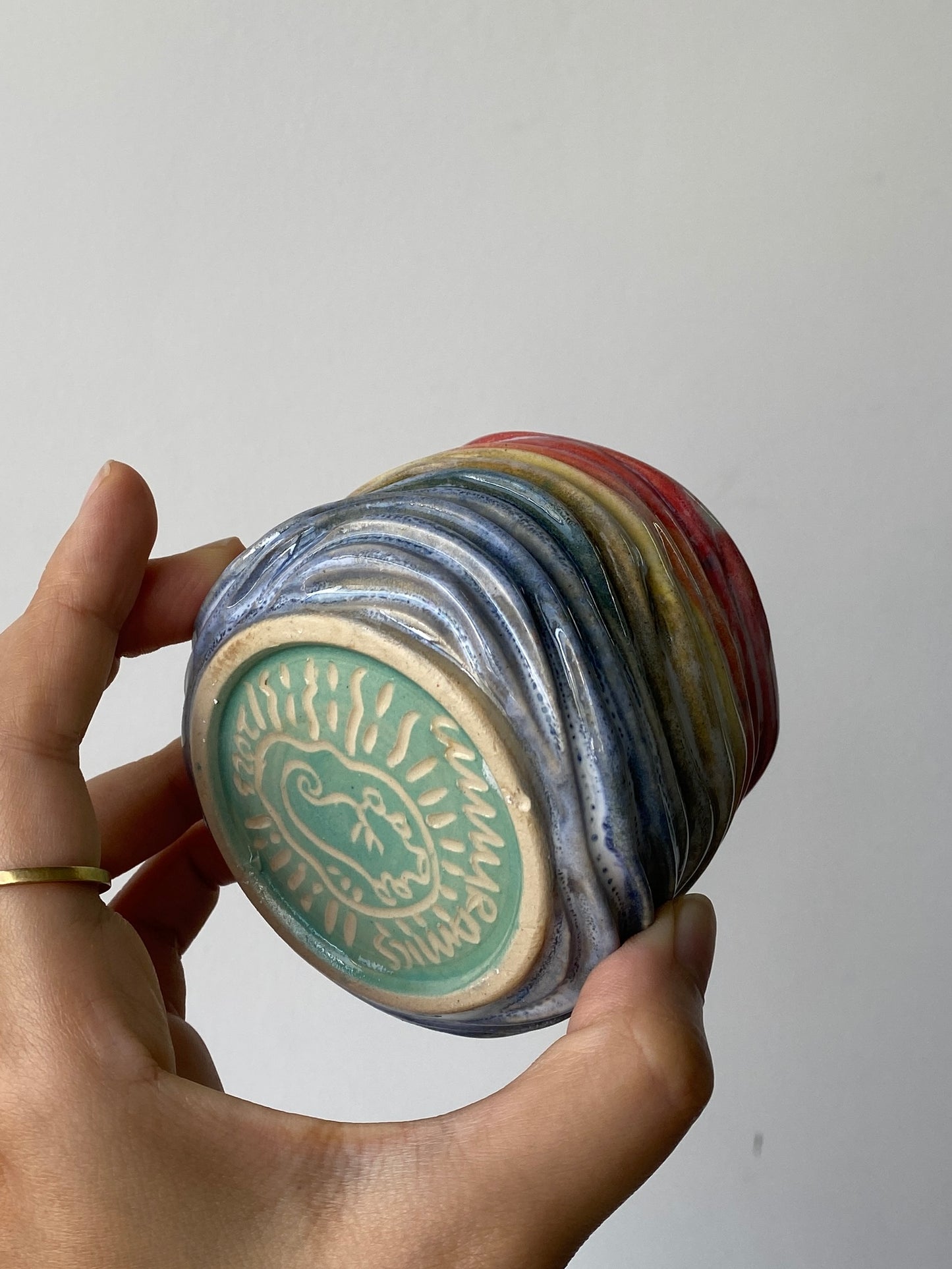 Seabed sipcup- Lone Rainbow, SMALL