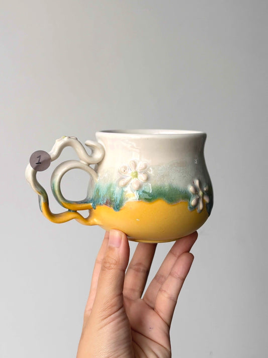Daisy White- Bloom Mug (1)