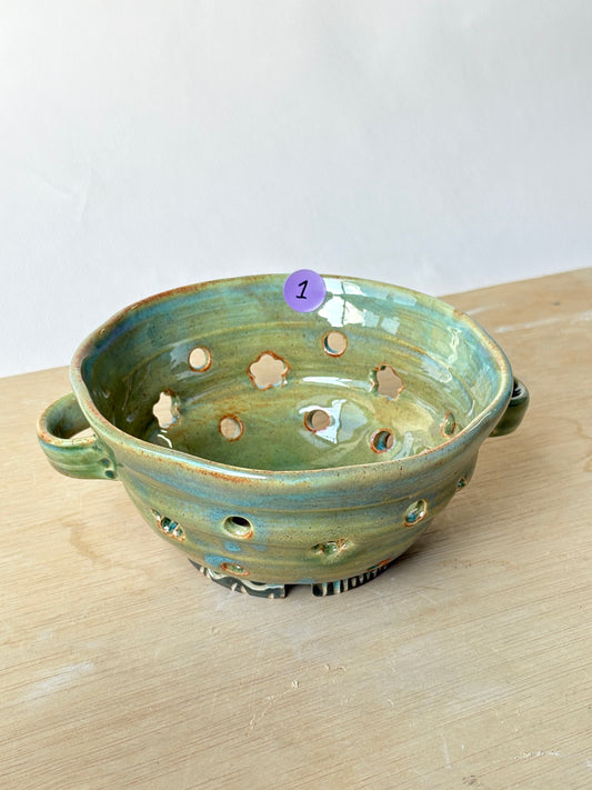 Berry Bowl in Green Lakes (1)
