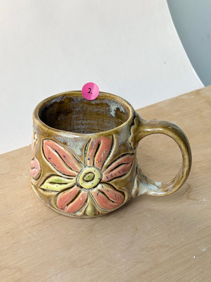 Bunga-Bunga mug in Mocha (2)
