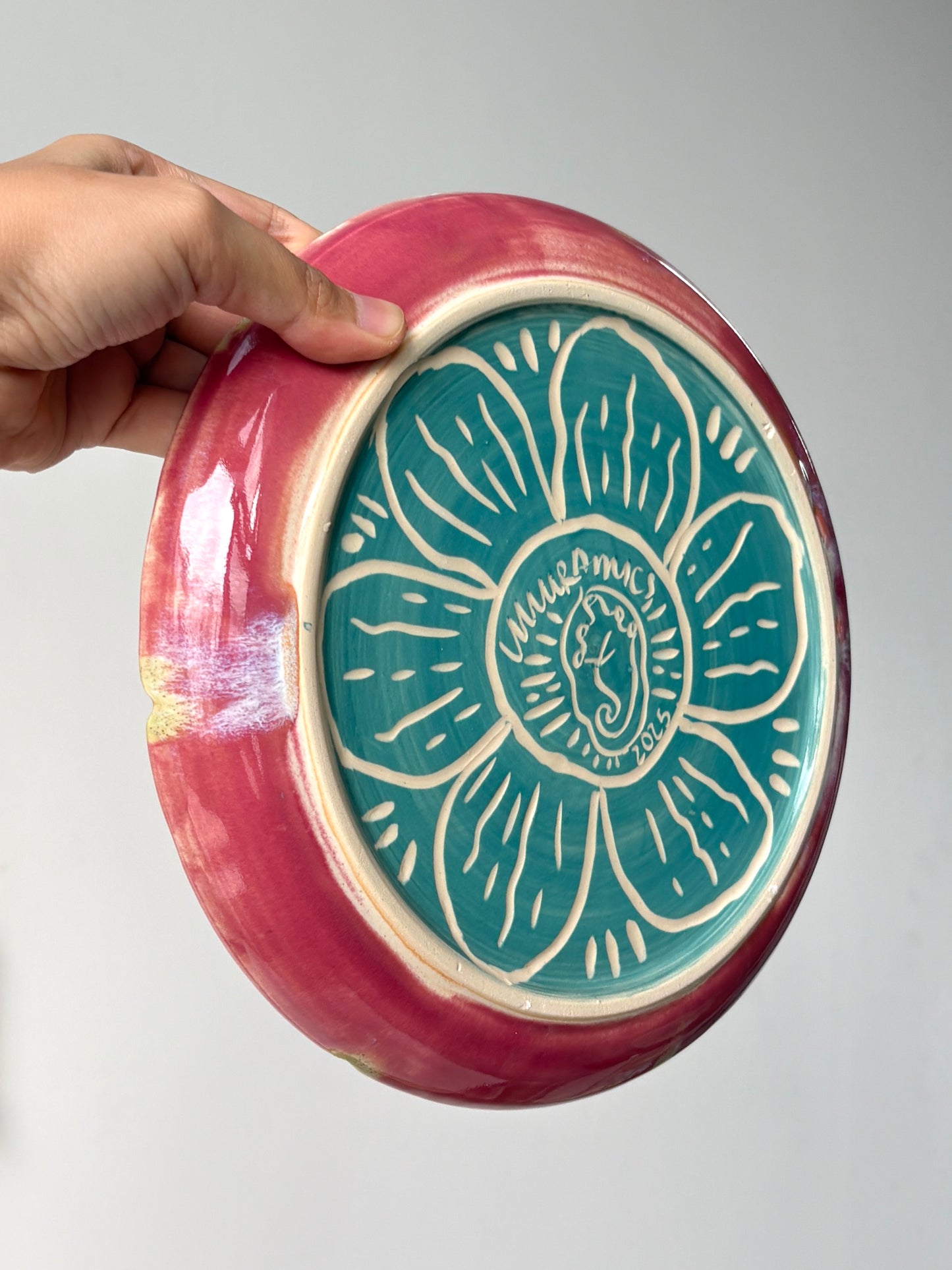 Flower power Dinner Plate in dark Pink